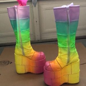 Demonia rainbow platforms